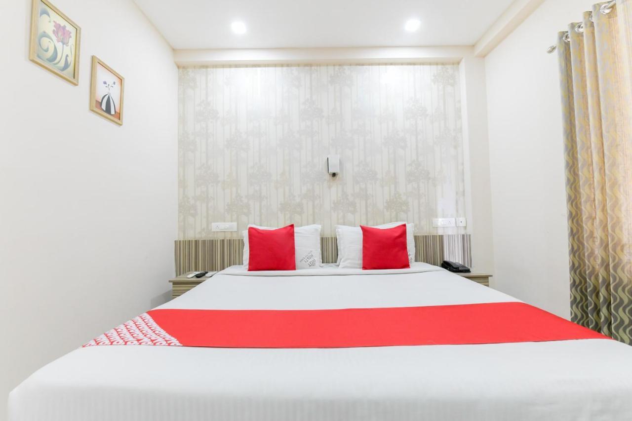 Oyo 7077 Reegate Inn Kochi Exterior photo